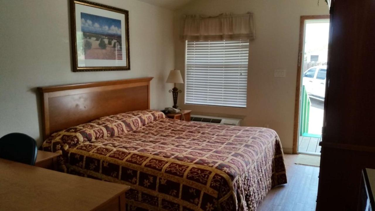 Garden Inn & Suites Hebbronville Экстерьер фото
