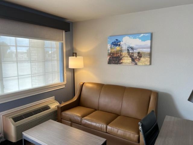 Garden Inn & Suites Hebbronville Экстерьер фото