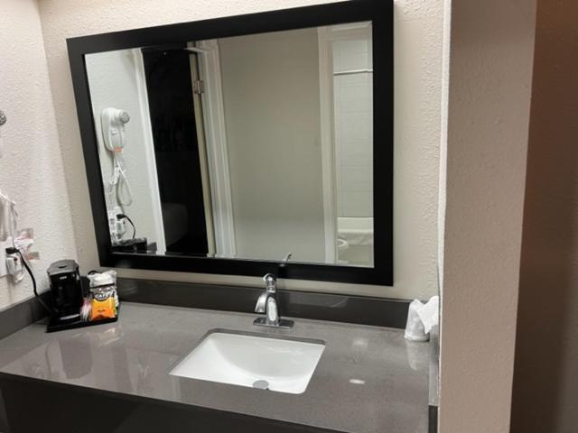 Garden Inn & Suites Hebbronville Экстерьер фото