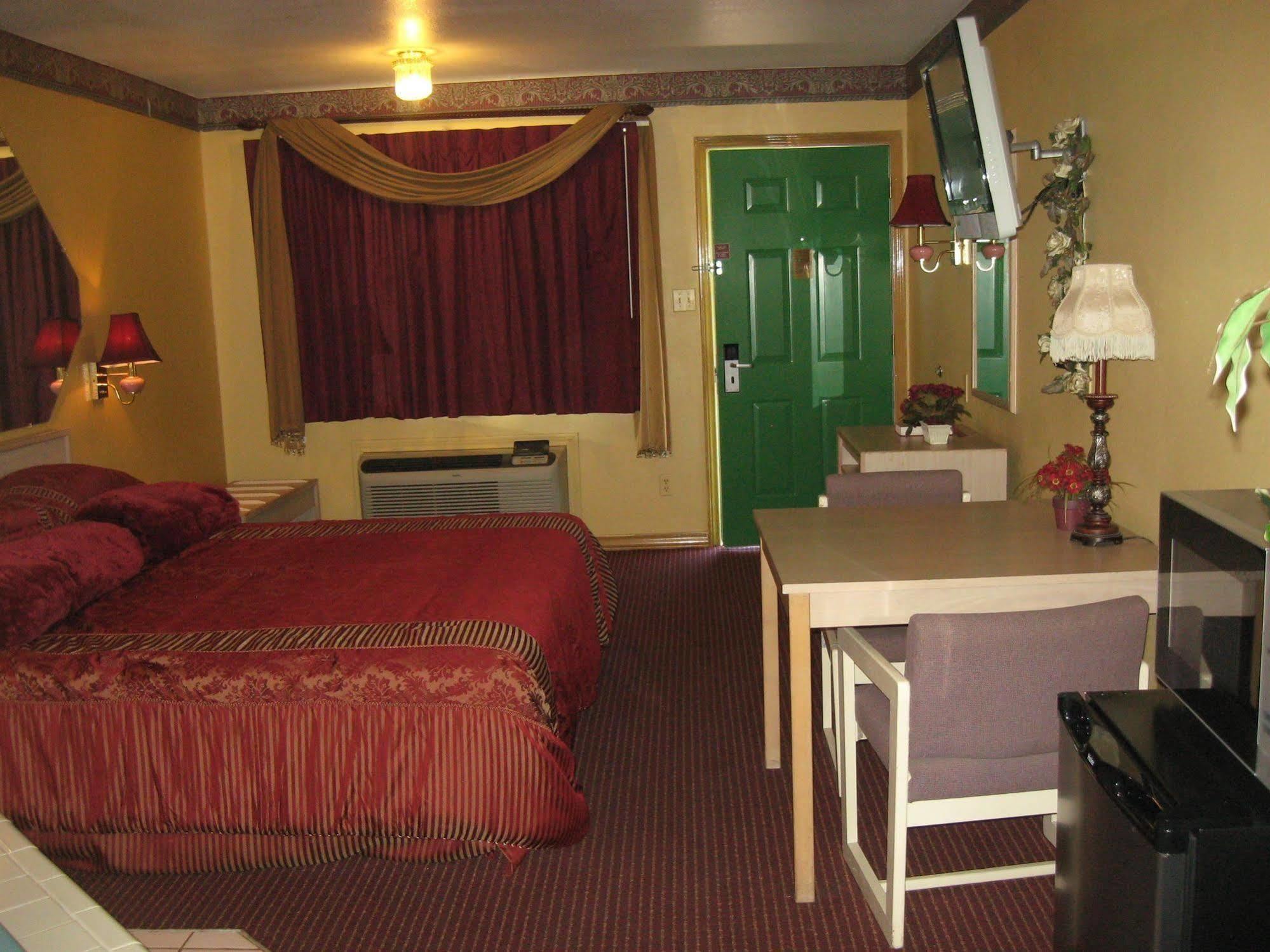 Garden Inn & Suites Hebbronville Экстерьер фото